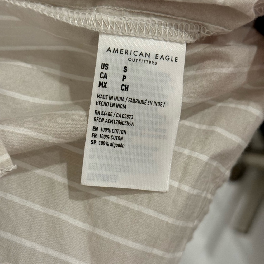 Cropped lightweight button down - image 5